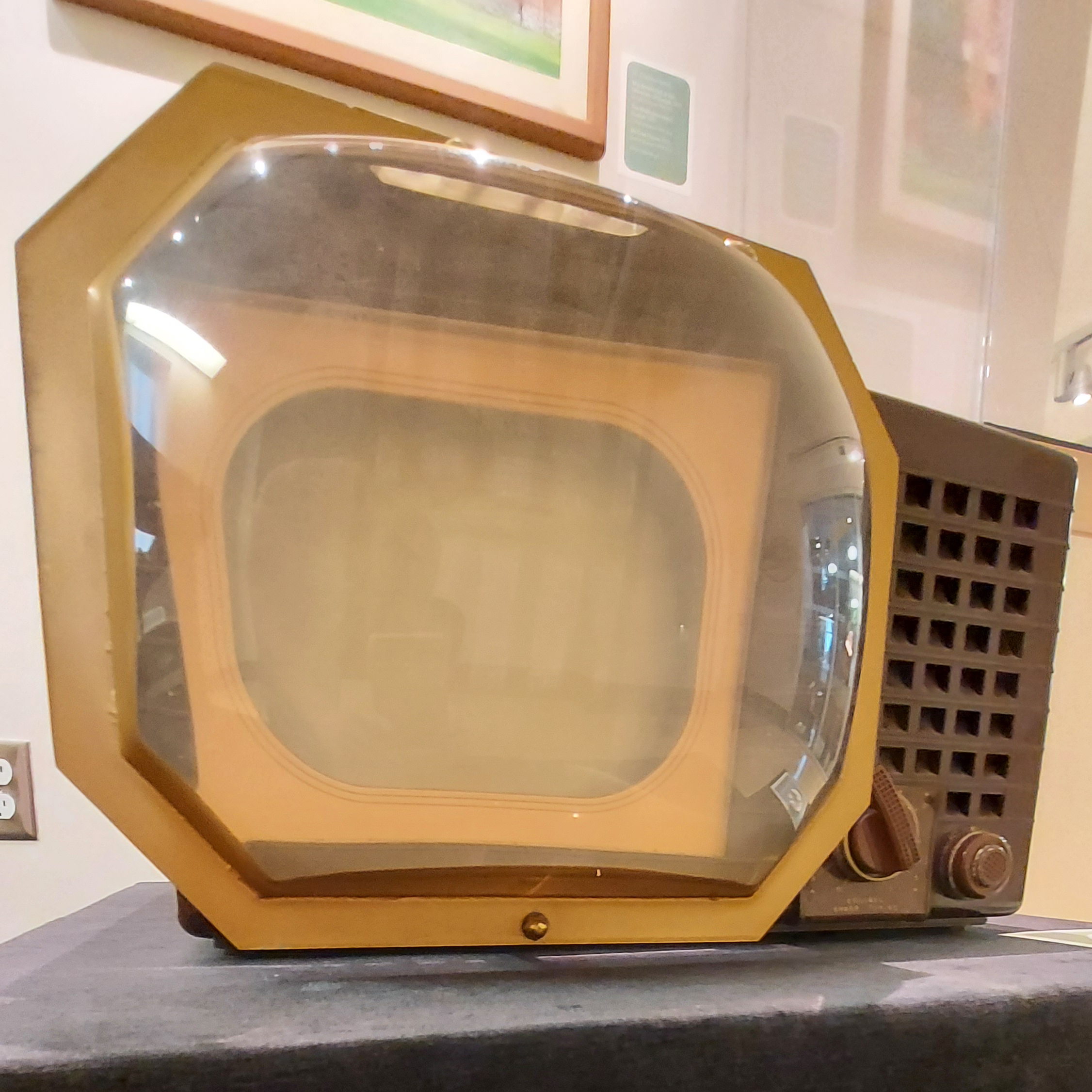 vintage tv with magnifier